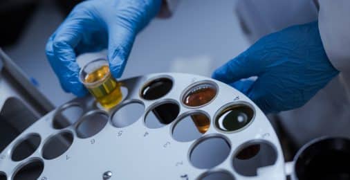 Желтый, зеленый, коричневый, красный… сколько цветов у нефти