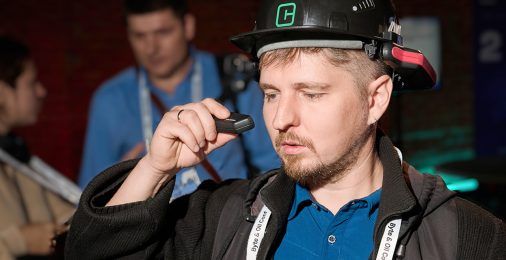 Умная каска и «камни»-клоны в кибервселенной: как прошла первая нефтегазовая ИТ‑конференция в России